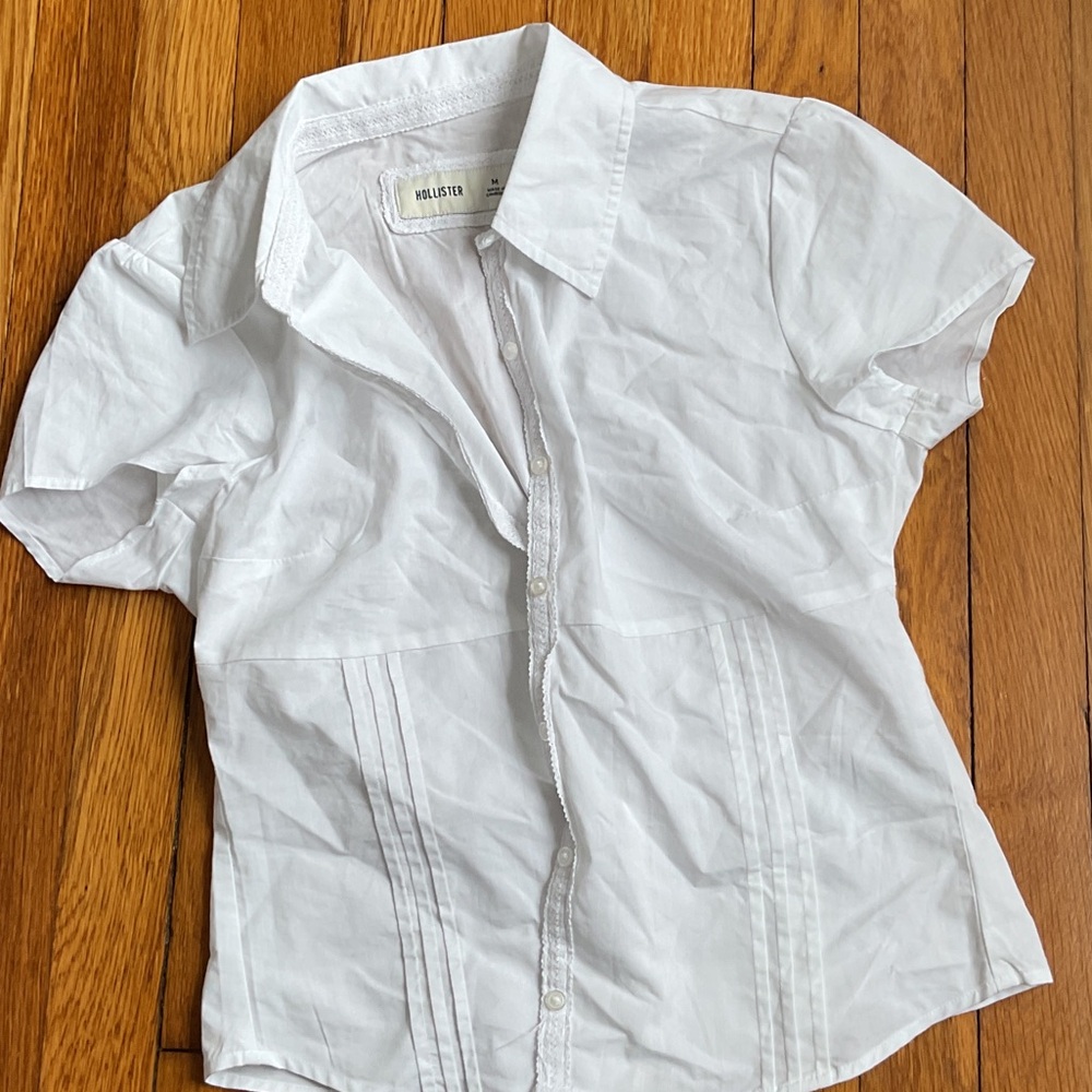 Hollister Classic White Button-Up Shirt